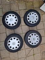 Winterbanden op velgen - Skoda Octavia, Auto-onderdelen, Banden en Velgen, Ophalen, Gebruikt, 15 inch, Banden en Velgen