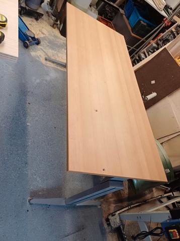 Werktafel werkbank tafel buro bureau verstelbaar beschikbaar voor biedingen