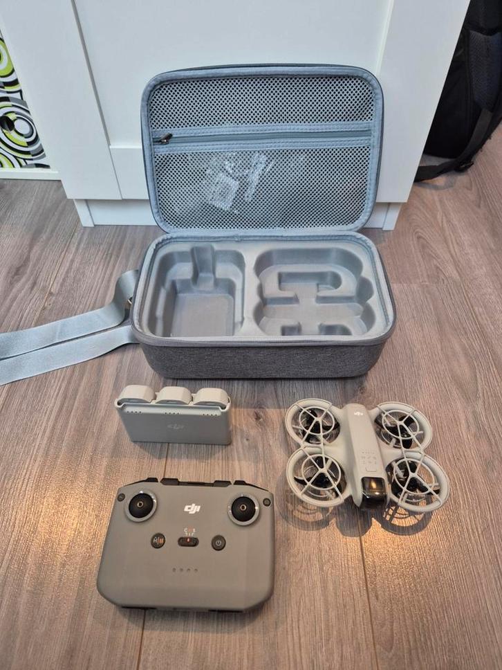 DJI Neo Fly More combo + garantie en 2 jaar care refresh, Audio, Tv en Foto, Drones, Zo goed als nieuw, Drone met camera, Ophalen of Verzenden