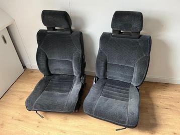 Toyota MR2 AW11 Stoelen (1989) met Lendensteun beschikbaar voor biedingen