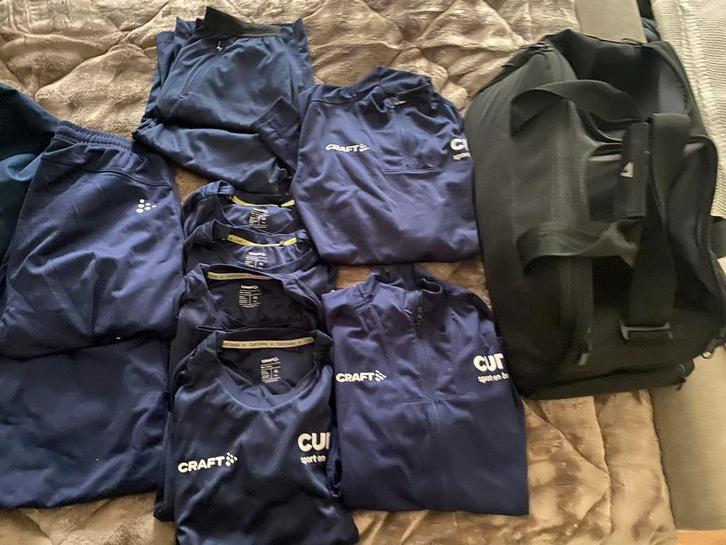 Curio 11-delig kledingpakket sport en bewegen mt s en xs, Kleding | Heren, Heren-kledingpakketten, Zo goed als nieuw, Maat 46 (S) of kleiner