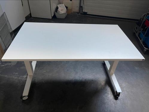 Konig + Neurath stapel tafel bureau vergadertafel op wielen, Huis en Inrichting, Bureaus, Zo goed als nieuw, Bureau, Met wielen