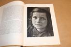 Martien Coppens: Leerboek Portretfotografie [1946], Boeken, Ophalen of Verzenden, Gelezen, Fotografen