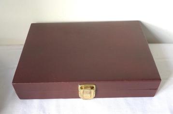 backgammon in doos (skaileer) beschikbaar voor biedingen