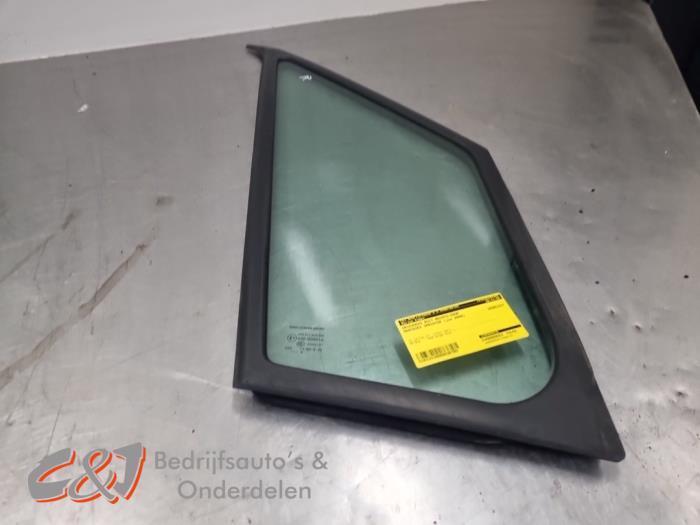 Driehoeks Ruit rechts-voor van een Mercedes Sprinter, Auto-onderdelen, Ruiten en Toebehoren, Mercedes-Benz, Gebruikt, 3 maanden garantie