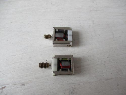 Motor 2x , Hobby en Vrije tijd, Modeltreinen | H0, Zo goed als nieuw, Gelijkstroom, Ophalen