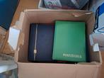 Grote verhuisdoos vol insteekboeken en plastic bak albu.s., Ophalen of Verzenden, Buitenland