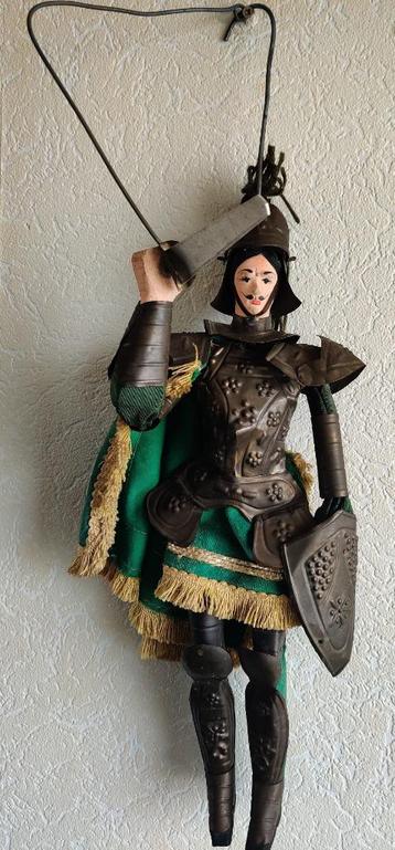 Siciliaanse marionet ridderpop handgemaakt koper en stof