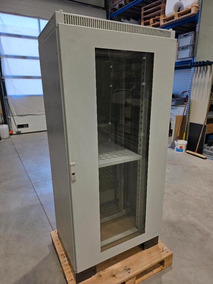 Grote Rittal Netwerkkast / serverkast / Patchkast 19", Computers en Software, Serverkasten, Gebruikt, Glas, Plaatstaal, Ophalen