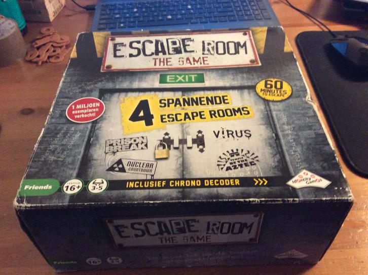 Escape Room The Game. Identity Games, Hobby en Vrije tijd, Gezelschapsspellen | Overige, Zo goed als nieuw, Drie of vier spelers