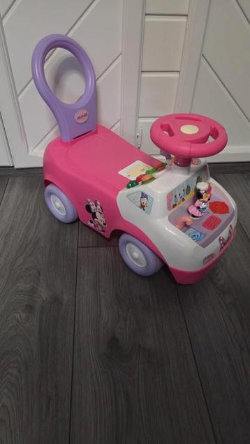Minie mouse loopauto beschikbaar voor biedingen