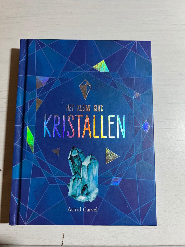 Klein boekje over kristallen & edelstenen (mooi/compact), Ophalen of Verzenden, Zo goed als nieuw