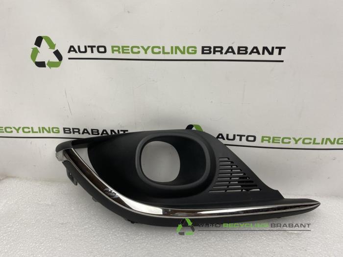 Bumper Rooster van een Renault Scenic, Auto-onderdelen, Carrosserie en Plaatwerk, Bumper, Gebruikt, 3 maanden garantie, Ophalen of Verzenden