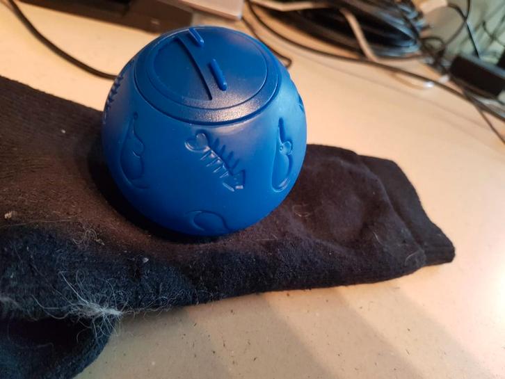 kat speelbal voerbal nieuw blauw hills, Dieren en Toebehoren, Kattenspeelgoed, Nieuw, Speelbal, Ophalen of Verzenden