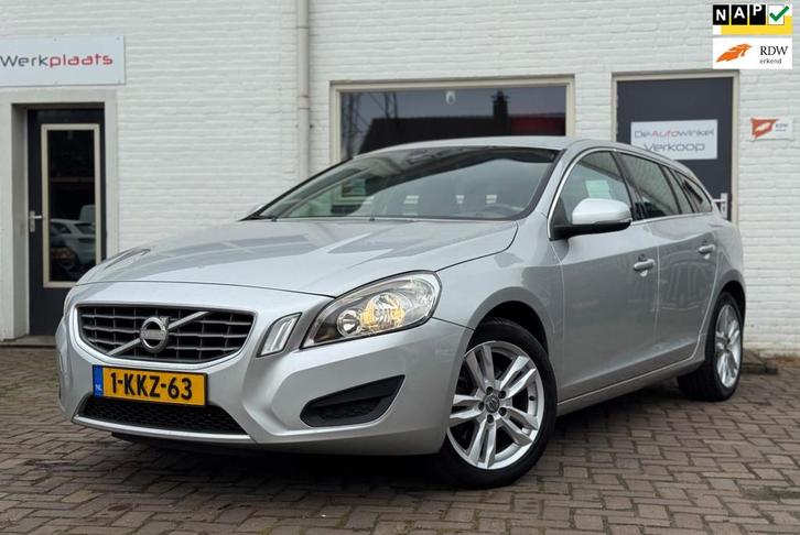 Volvo V60 1.6 T3 Trekhaak AUTOMAAT, Auto's, Volvo, Bedrijf, Te koop, V60, ABS, Airbags, Airconditioning, Boordcomputer, Centrale vergrendeling