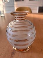 Elegant glazen vaasje met strepen en serienummer, Antiek en Kunst, Antiek | Glas en Kristal, Ophalen of Verzenden