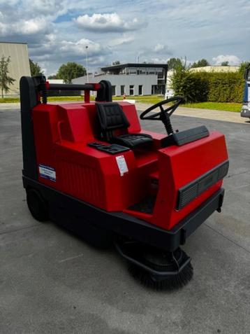 Veeg- en zuigmachine HAKO JONAS 1450 E beschikbaar voor biedingen