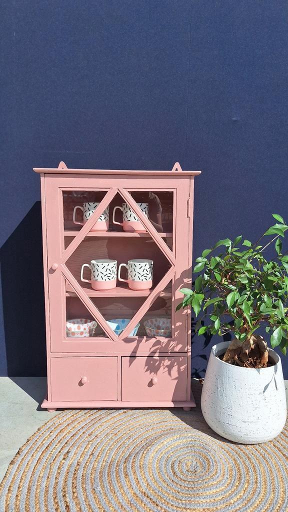 Roze Vintage Vitrinekastje, wandkast, kastje met vitrine, Huis en Inrichting, Kasten | Vitrinekasten, Gebruikt, Minder dan 100 cm