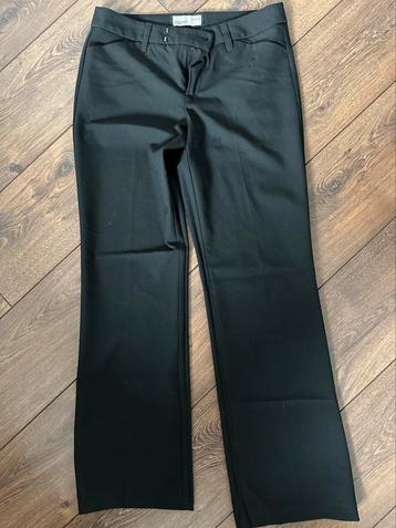 Nette zwarte dames pantalon maat 36 beschikbaar voor biedingen