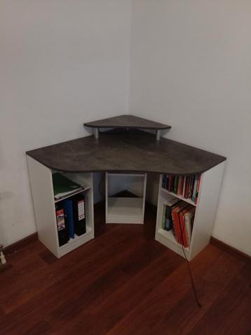 Hoekburea betonlook / wit  beschikbaar voor biedingen