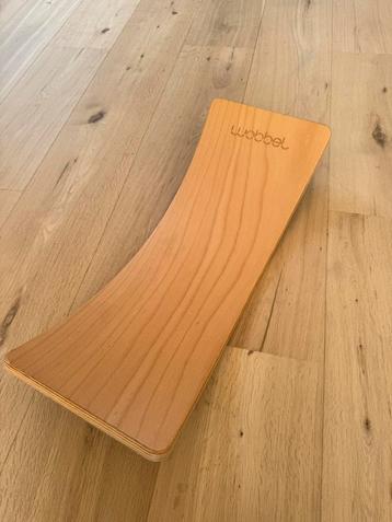 Wobbel bord grijs volt gebruikt beschikbaar voor biedingen