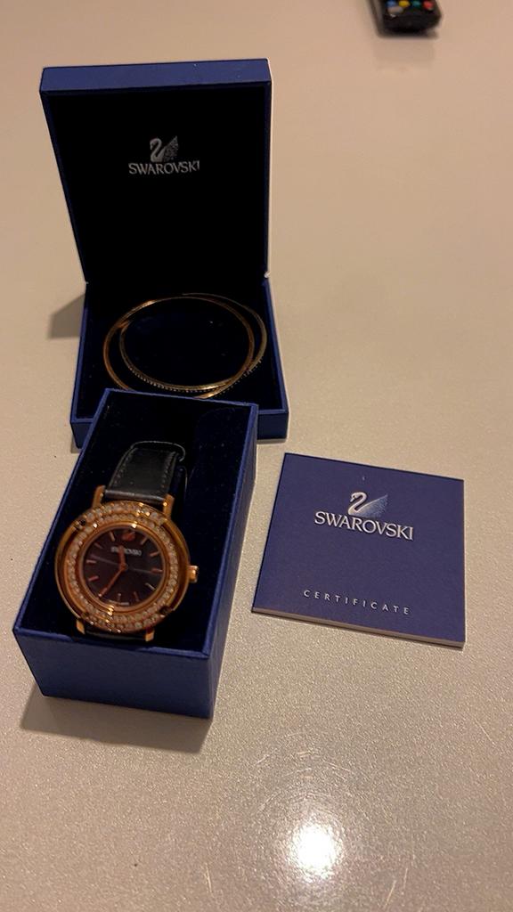 Swarovski horloge 2 stuks armband, Overige merken, Polshorloge, Ophalen of Verzenden, Zo goed als nieuw