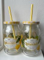 2 glazen beker met rietjes, Huis en Inrichting, Keuken | Servies, Ophalen, Zo goed als nieuw, Glas, Overige stijlen