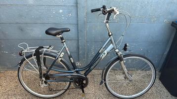 Zo goed als nieuwe Batavus Damesfiets 28 inch.7 versn. beschikbaar voor biedingen