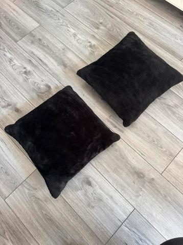 Set faux fur kussens zwart beschikbaar voor biedingen