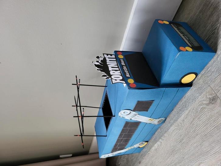 Surprise fortnite battle bus # sinterklaas, Diversen, Sinterklaas, Zo goed als nieuw, Ophalen