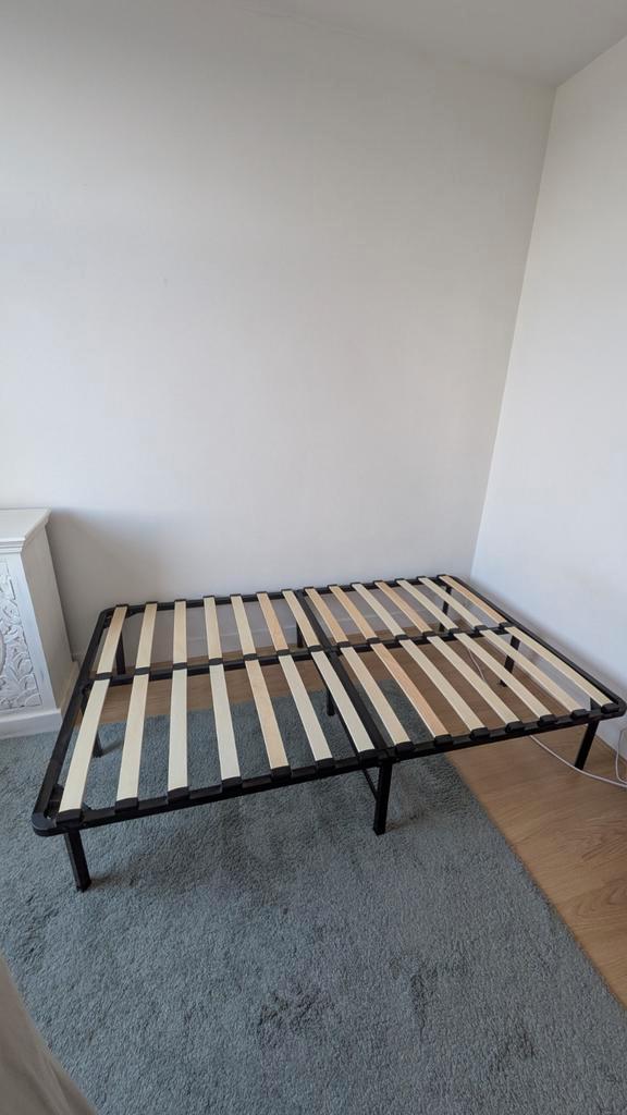 Bedframe 120cm - Veel opslagruimte!, Huis en Inrichting, Slaapkamer | Bedden, Gebruikt, Eenpersoons, 120 cm, 200 cm, Hout, Zwart