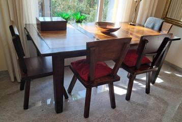 PRACHTIGE EIKEN EETHOEK+ 4 HANDGEMAAKTE EIKEN STOELEN beschikbaar voor biedingen