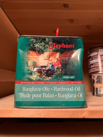 Blik Bankirai olie (1/3 vol) gratis beschikbaar voor biedingen