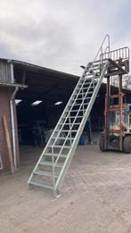 Stalen trap, Ophalen, Zo goed als nieuw, Trap, 2 tot 4 meter