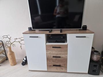 Dressoirkast / tvmeubel beschikbaar voor biedingen