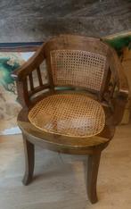 Antieke stoel - kapot! Gratis, Antiek en Kunst, Antiek | Meubels | Stoelen en Banken, Ophalen