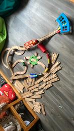 Houten treinset met houten treintjes en 2 brio treintjes, Kinderen en Baby's, Speelgoed | Houten speelgoed, Ophalen, Zo goed als nieuw