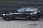 BMW 1-serie 118i Sport Line | Clima | Cruise | 18'' OZ racin, 1-Serie, Zwart, Zwart, Origineel Nederlands
