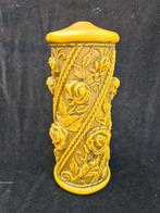 Rustieke kaars met rozenreliëf. H.26 cm., Overige materialen, Overige kleuren, 25 tot 50 cm, Ophalen of Verzenden
