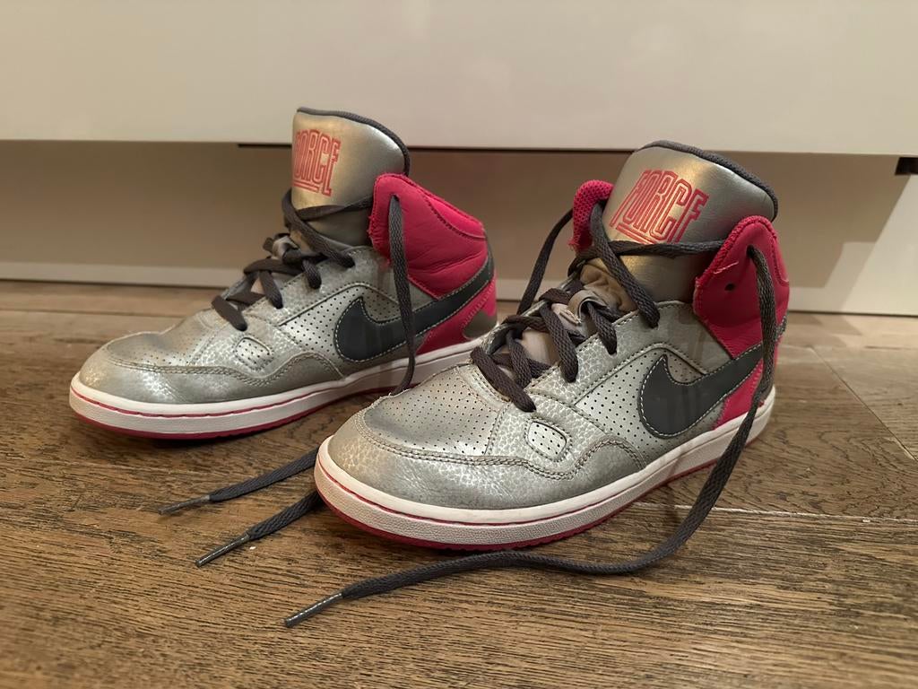 Nike schoenen/ gymschoenen maat 34, Kinderen en Baby's, Kinderkleding | Schoenen en Sokken, Meisje, Schoenen, Ophalen of Verzenden