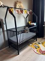 Baby kamer (ledikant + commode), Ophalen, Zo goed als nieuw, Jongetje of Meisje