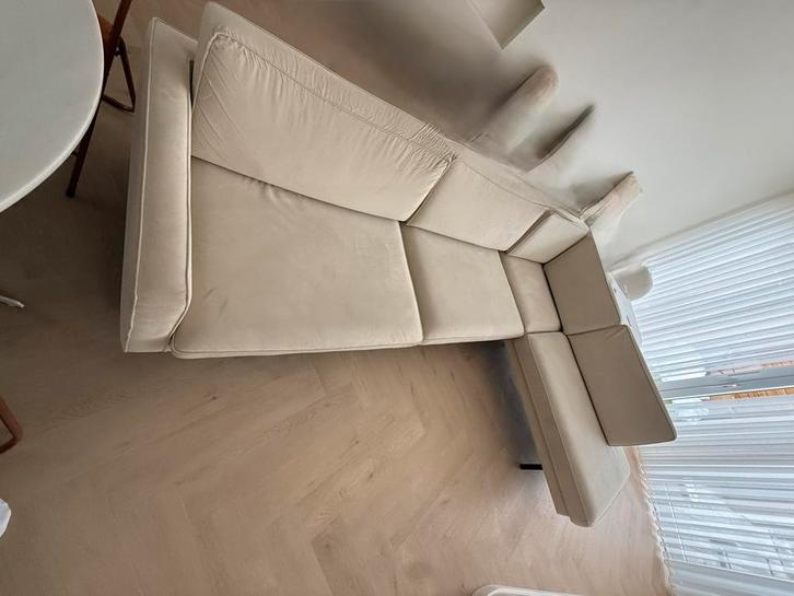 Hoekbank beige Velvet stof, Huis en Inrichting, Banken | Bankstellen, Gebruikt, Hoekbank, Vierpersoons of meer, 300 cm of meer