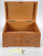 544. Houten kerfsnede kistje, begin 20e eeuw, Friesland, Antiek en Kunst, Ophalen of Verzenden