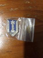 2x Speldje, broche Limburgse bedevaart Lourdes en kerstbal, Ophalen of Verzenden, Zo goed als nieuw, Speldje of Pin