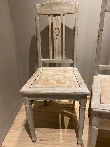 Brocante Houten Stoelen beschikbaar voor biedingen