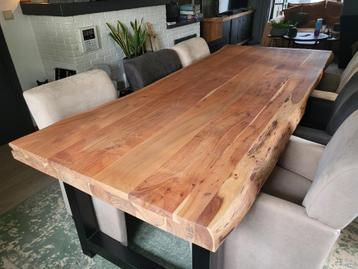 Boomstamtafel,  zware uitvoering,  240x100x8 cm beschikbaar voor biedingen