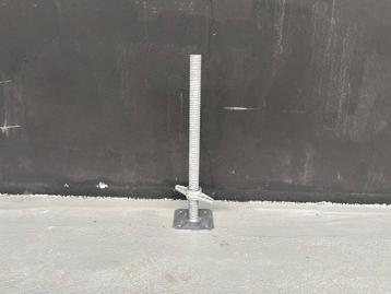 Nieuwe voetspindels 0.60m en 0.80m beschikbaar voor biedingen