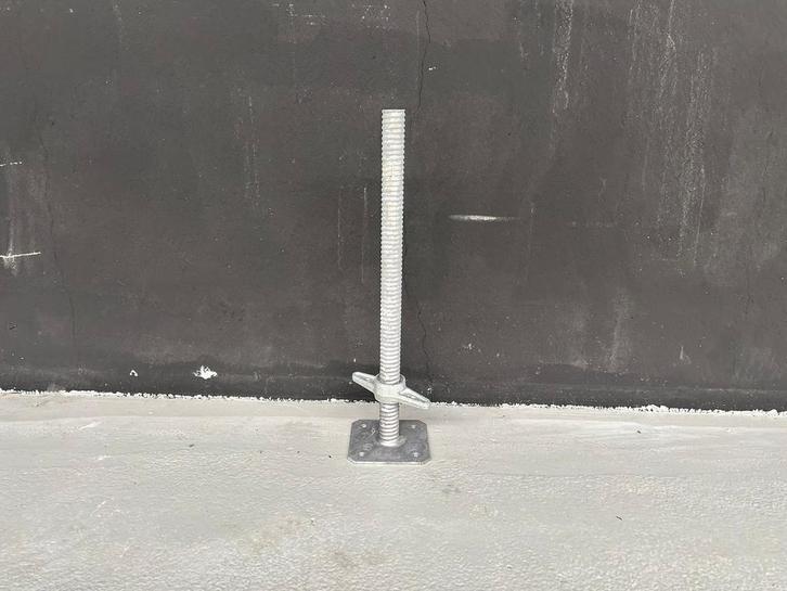 Nieuwe voetspindels 0.60m en 0.80m, Doe-het-zelf en Verbouw, Steigers, Nieuw, Gevelsteiger, Minder dan 2 meter, Ophalen