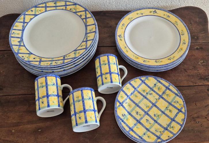 Porseleinen Servies in perfecte staat  18 delig, Huis en Inrichting, Keuken | Servies, Zo goed als nieuw, Bord(en), Overige stijlen