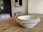 Drie Petrus Regout Maastricht shabby chic schaal schalen, Ophalen